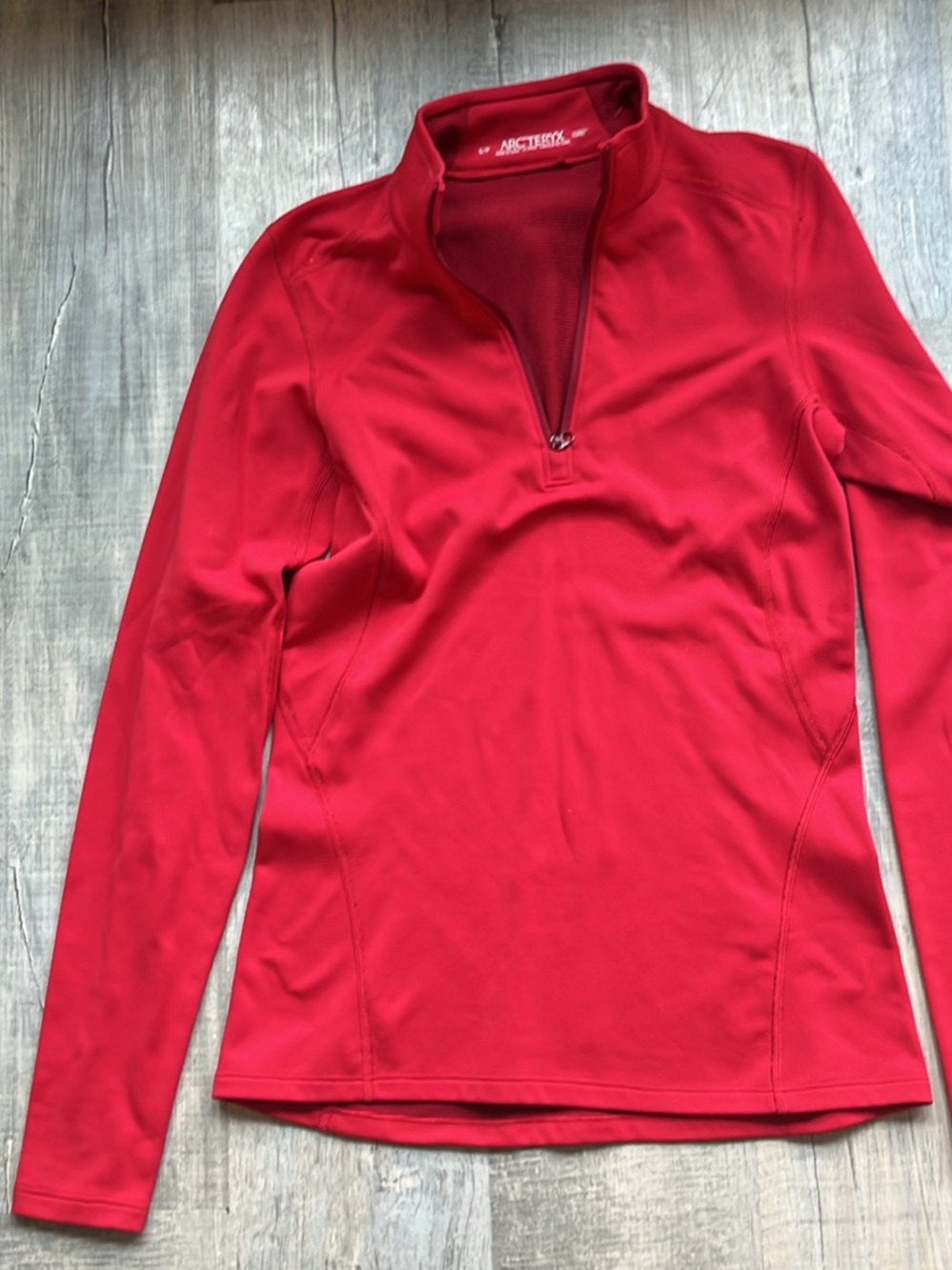 Arc'teryx Women's Bright Red Lightweight Quarter-Zip Top
